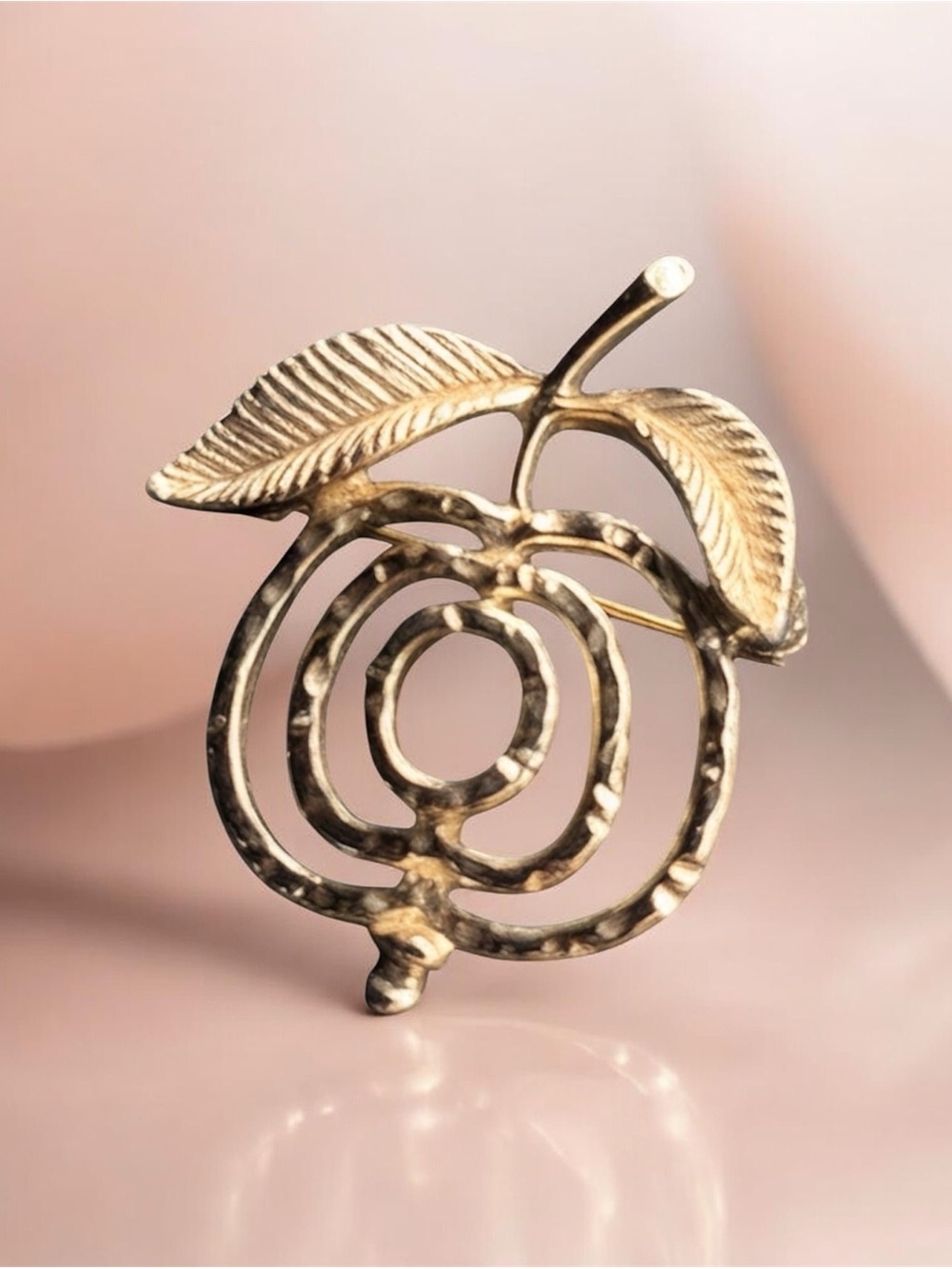 Vintage Sarah Coventry Gold Tone Openwork Saucy Apple Brooch Pin
